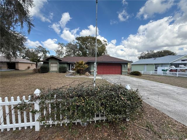 2235 W Springlake Drive, Dunnellon, FL 34434