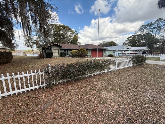 2235 W Springlake Drive, Dunnellon, FL 34434