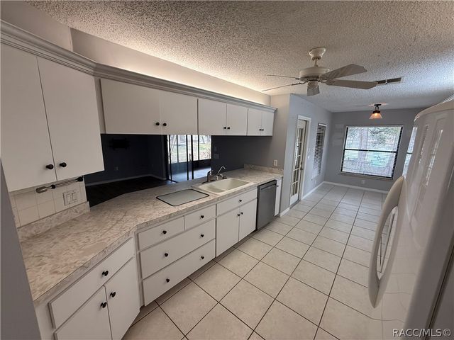 2235 W Springlake Drive, Dunnellon, FL 34434