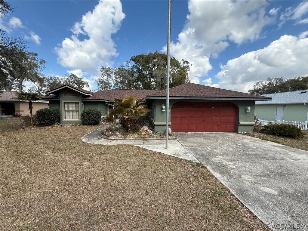 2235 W Springlake Drive, Dunnellon, FL 34434