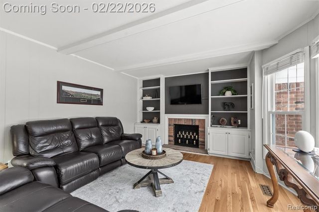 504 Weybridge Drive, Bloomfield Hills, MI 48304