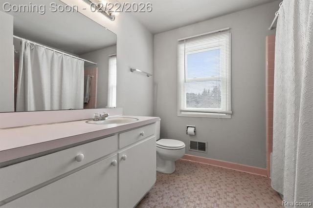 504 Weybridge Drive, Bloomfield Hills, MI 48304