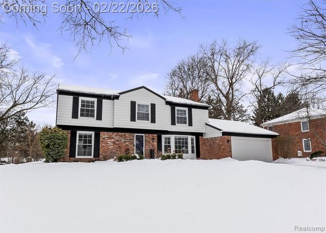 504 Weybridge Drive, Bloomfield Hills, MI 48304
