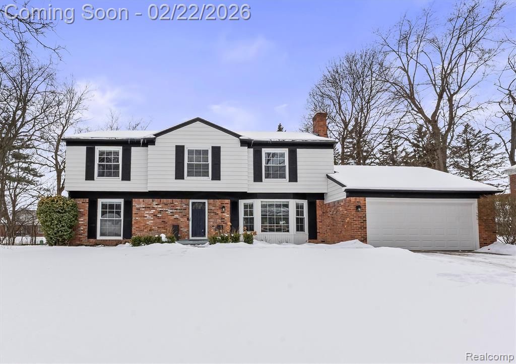 504 Weybridge Drive, Bloomfield Hills, MI 48304