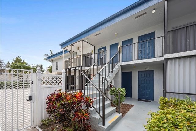 7511 S Oriole Blvd 201, Delray Beach, FL 33446