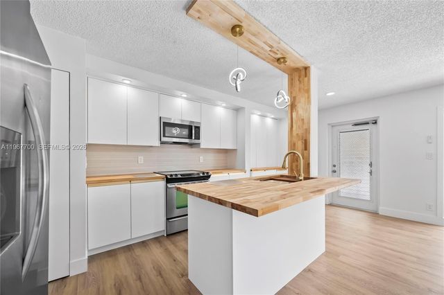 7511 S Oriole Blvd 201, Delray Beach, FL 33446