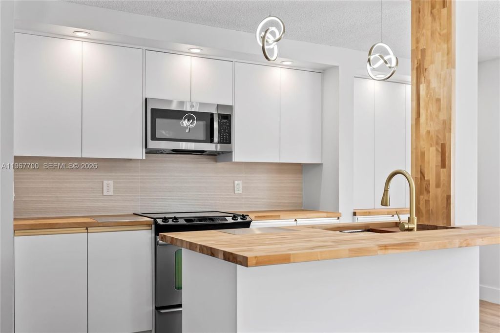 7511 S Oriole Blvd 201, Delray Beach, FL 33446