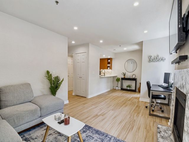 3901 Travis Street 125, Dallas, TX 75204