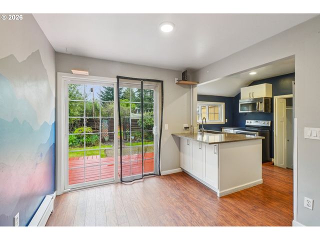 137 CEDAR Ln, Wood Village, OR 97060