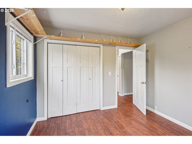 137 CEDAR Ln, Wood Village, OR 97060