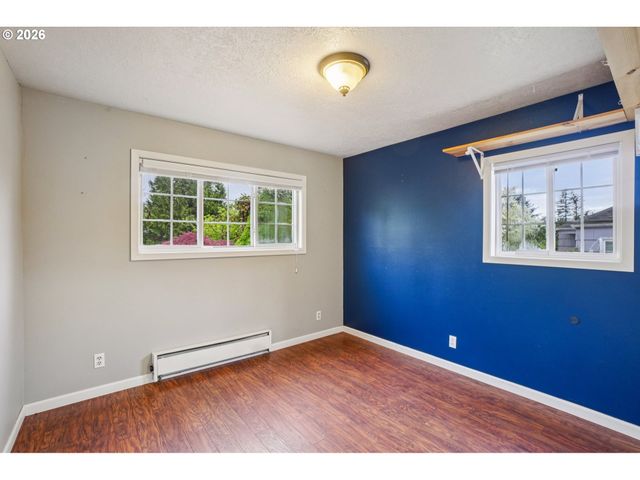 137 CEDAR Ln, Wood Village, OR 97060