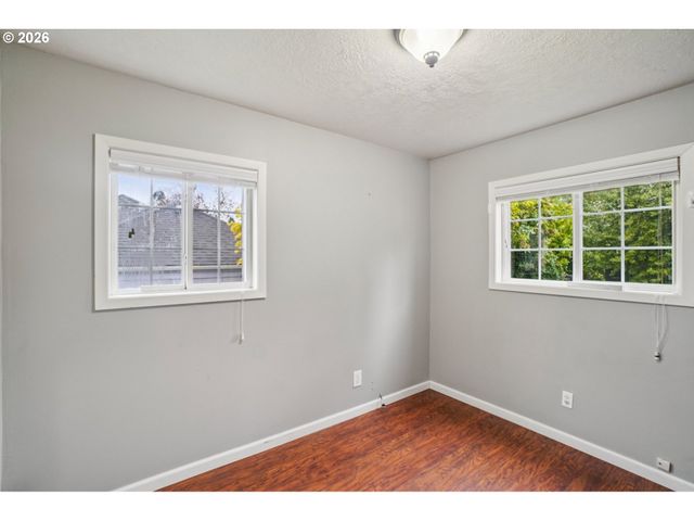 137 CEDAR Ln, Wood Village, OR 97060