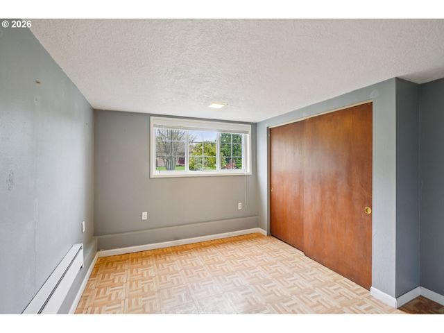 137 CEDAR Ln, Wood Village, OR 97060