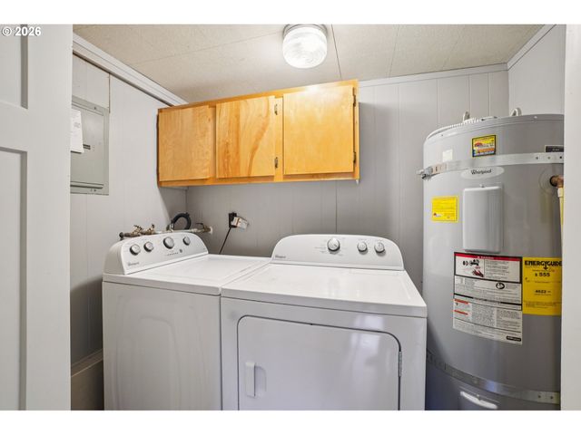 137 CEDAR Ln, Wood Village, OR 97060