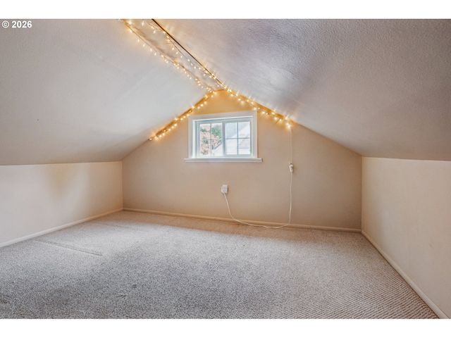 137 CEDAR Ln, Wood Village, OR 97060