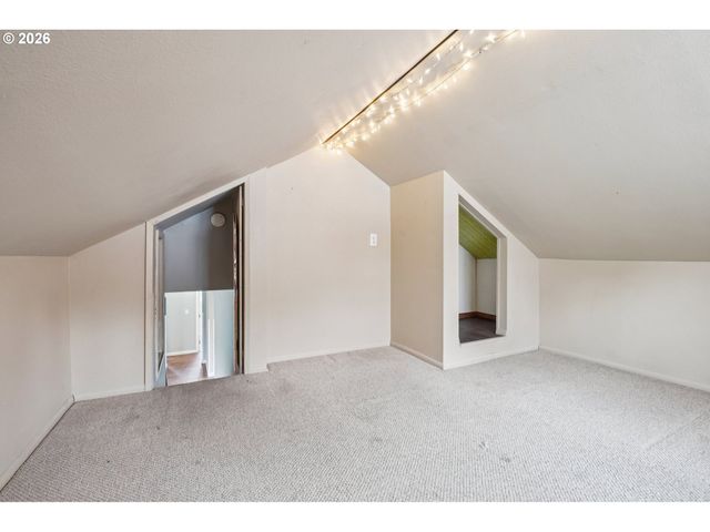 137 CEDAR Ln, Wood Village, OR 97060