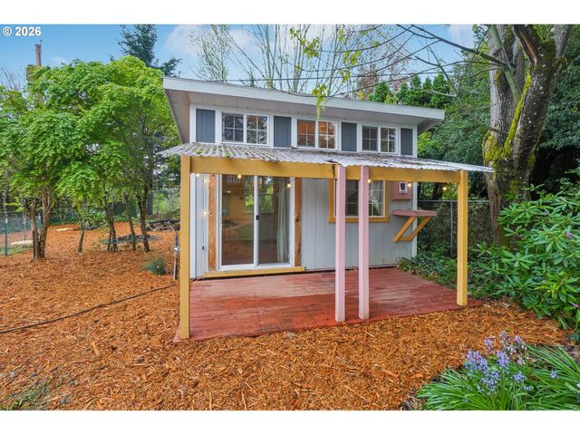 137 CEDAR Ln, Wood Village, OR 97060