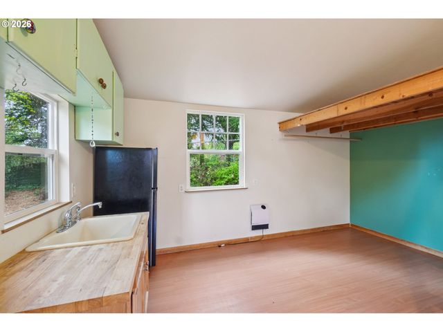 137 CEDAR Ln, Wood Village, OR 97060