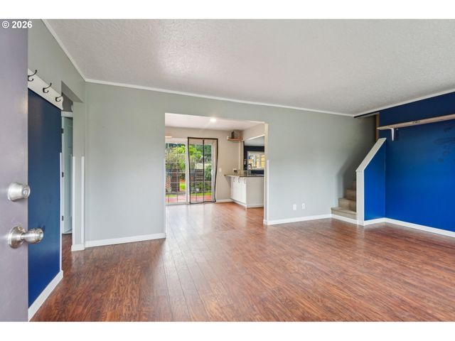 137 CEDAR Ln, Wood Village, OR 97060