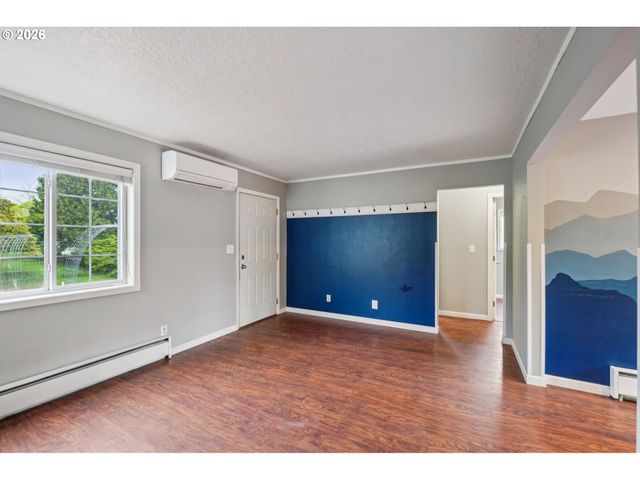 137 CEDAR Ln, Wood Village, OR 97060