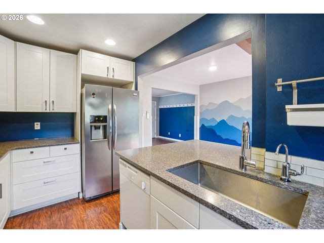 137 CEDAR Ln, Wood Village, OR 97060