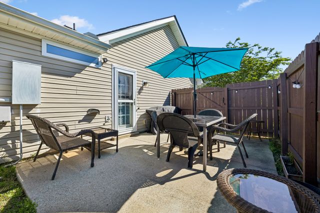 813 Magnolia Blvd, White House, TN 37188