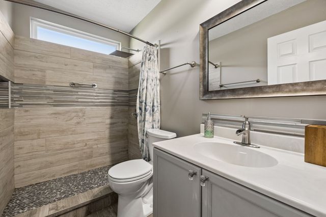 813 Magnolia Blvd, White House, TN 37188