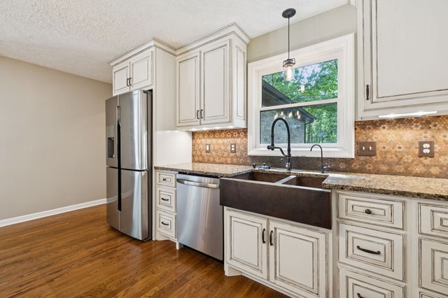 1150 Deer Run Rd, Murfreesboro, TN 37128