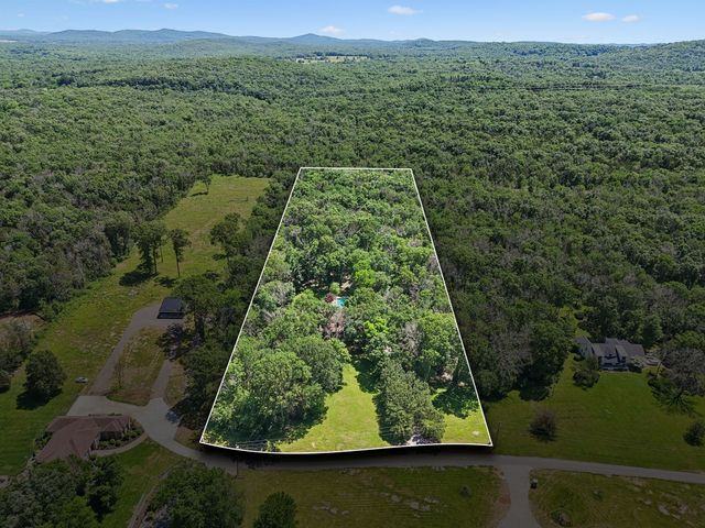 1150 Deer Run Rd, Murfreesboro, TN 37128