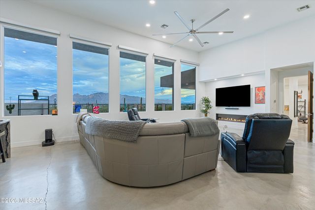 2802 N Cerrada De Beto, Tucson, AZ 85745