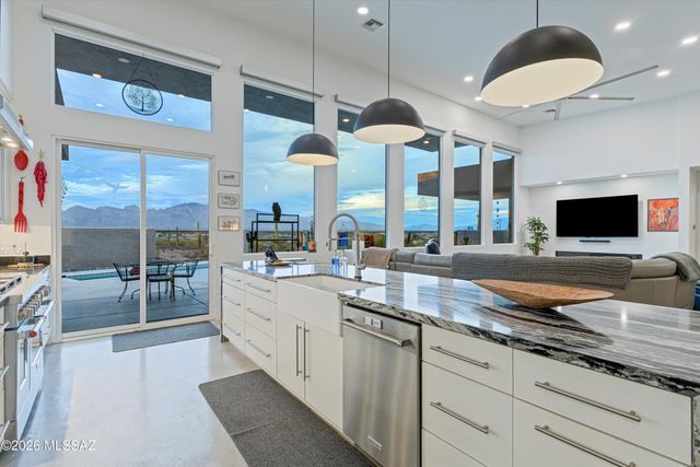 2802 N Cerrada De Beto, Tucson, AZ 85745