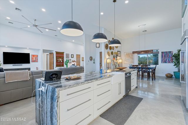 2802 N Cerrada De Beto, Tucson, AZ 85745