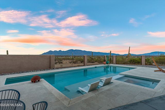 2802 N Cerrada De Beto, Tucson, AZ 85745