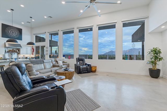 2802 N Cerrada De Beto, Tucson, AZ 85745