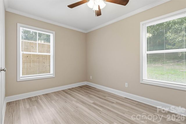 412 E Mclelland Avenue, Mooresville, NC 28115