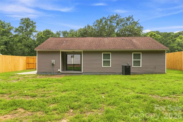 412 E Mclelland Avenue, Mooresville, NC 28115