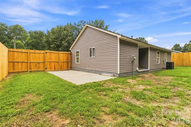 412 E Mclelland Avenue, Mooresville, NC 28115