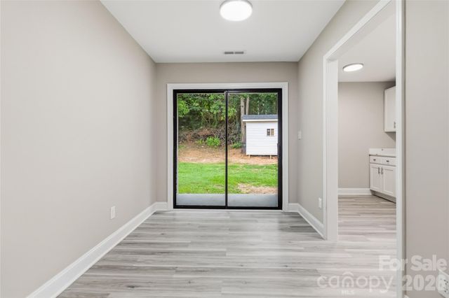 412 E Mclelland Avenue, Mooresville, NC 28115