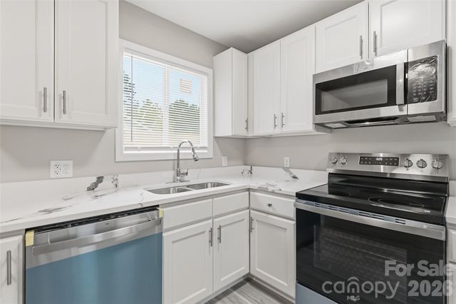 412 E Mclelland Avenue, Mooresville, NC 28115