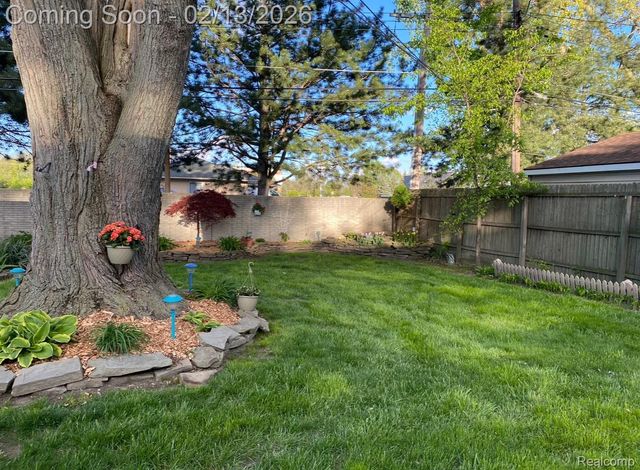 7332 E Frumin Court, Westland, MI 48185