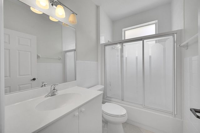 7075 Via Genova, Delray Beach, FL 33446