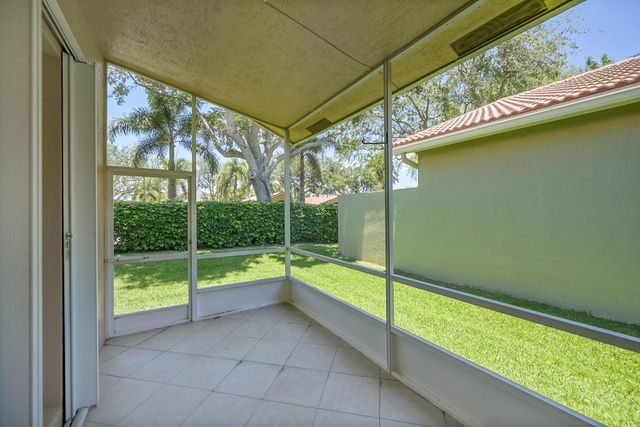 7075 Via Genova, Delray Beach, FL 33446