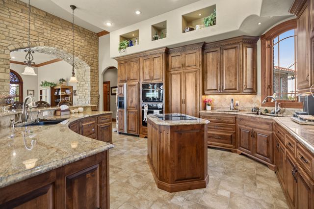 3936 E Glen Abbey Drive, Springfield, MO 65809