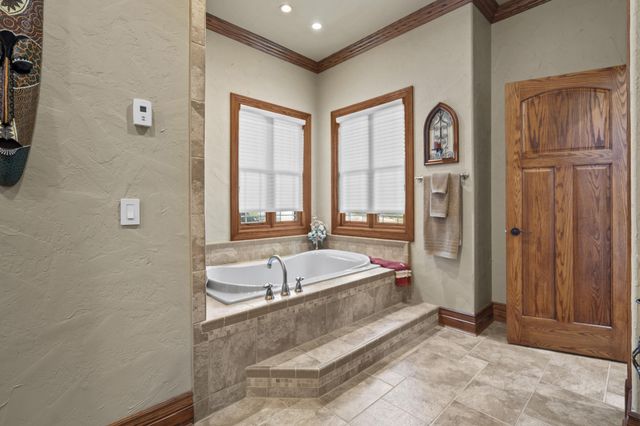 3936 E Glen Abbey Drive, Springfield, MO 65809