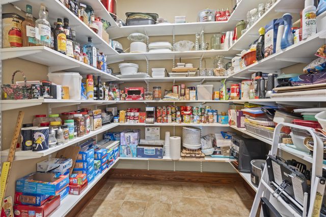 3936 E Glen Abbey Drive, Springfield, MO 65809