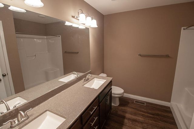 2810 AMBERWOOD CT, Columbia, MO 65203