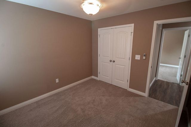 2810 AMBERWOOD CT, Columbia, MO 65203