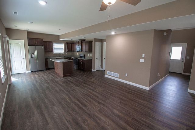 2810 AMBERWOOD CT, Columbia, MO 65203