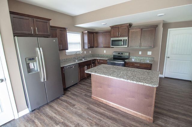 2810 AMBERWOOD CT, Columbia, MO 65203