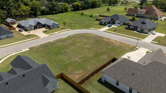 585 Imagine Drive, Lindale, TX 75771